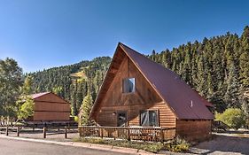 Ski-Inandski-Out Red River Cabin With Mtn Views!