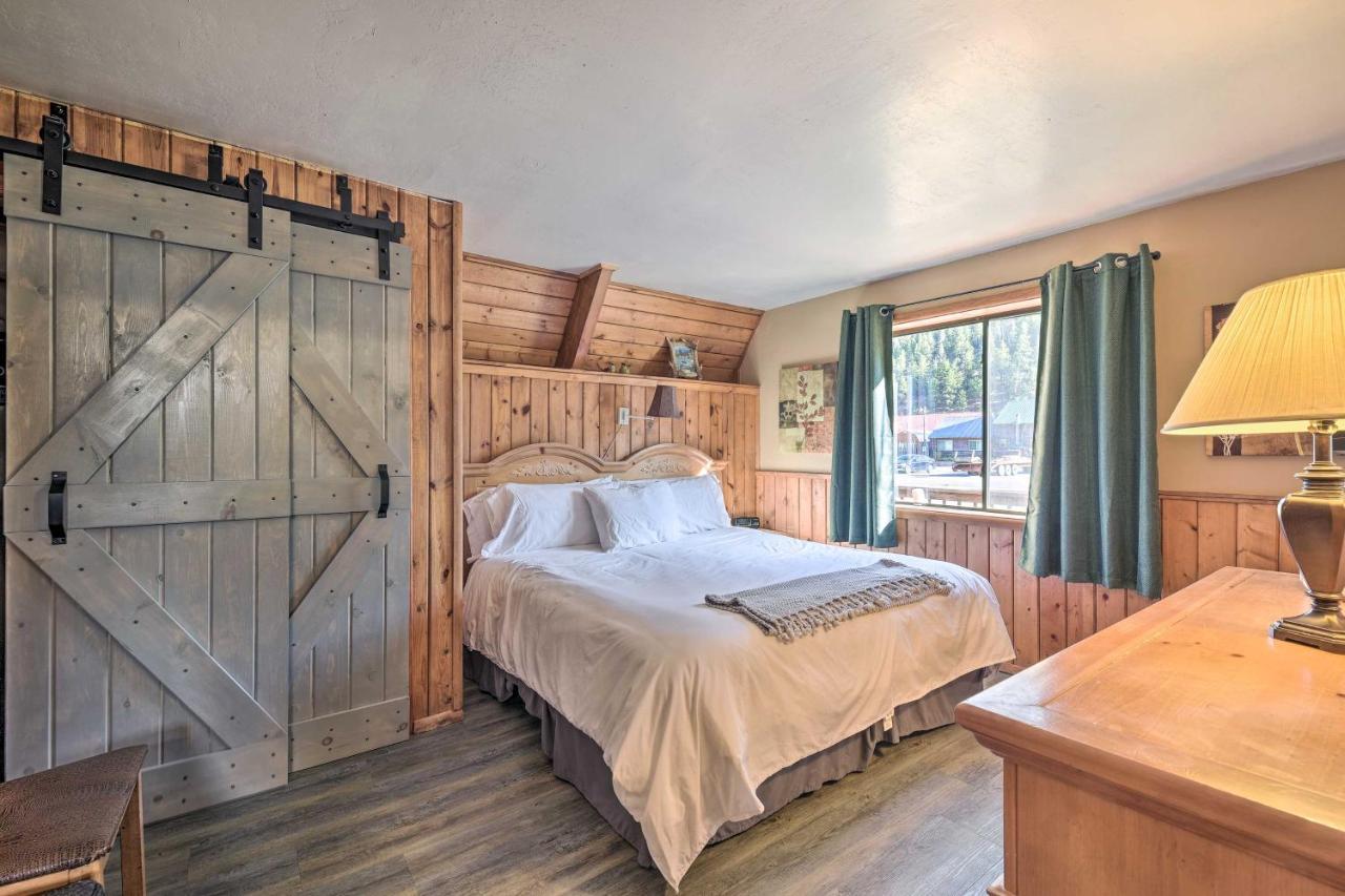 Ski-Inandski-Out Red River Cabin With Mtn Views! Exterior photo
