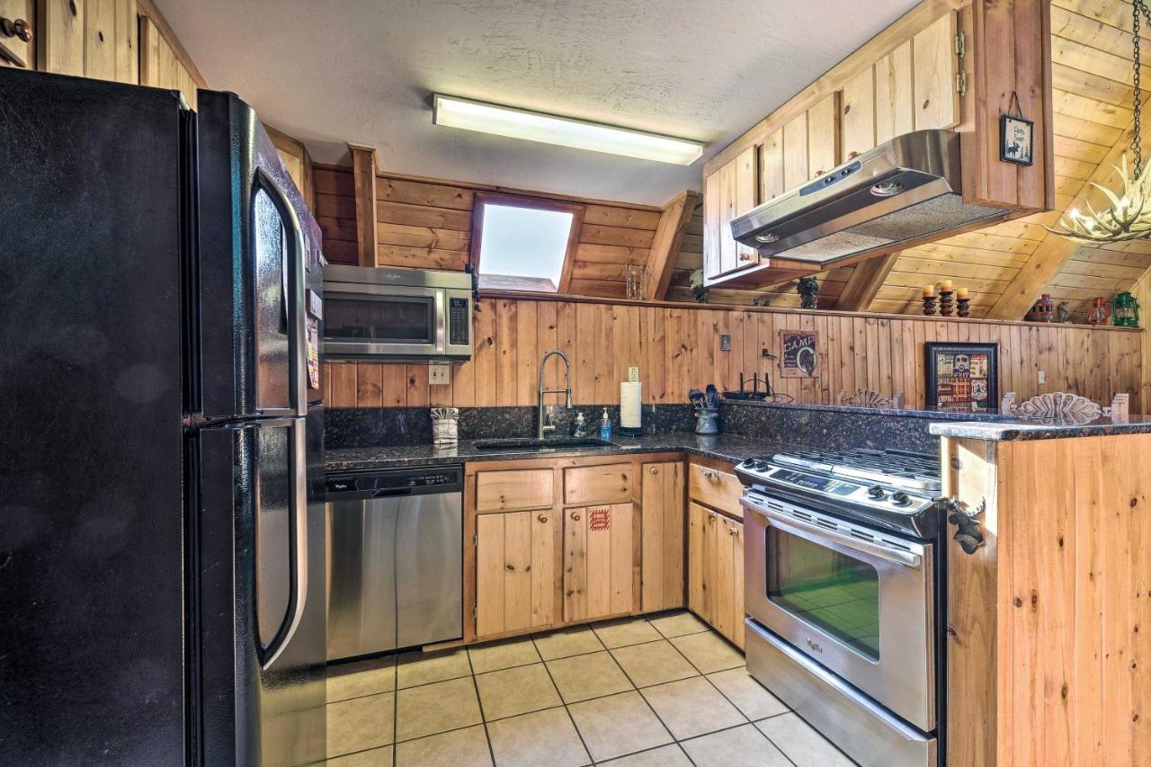 Ski-Inandski-Out Red River Cabin With Mtn Views! Exterior photo