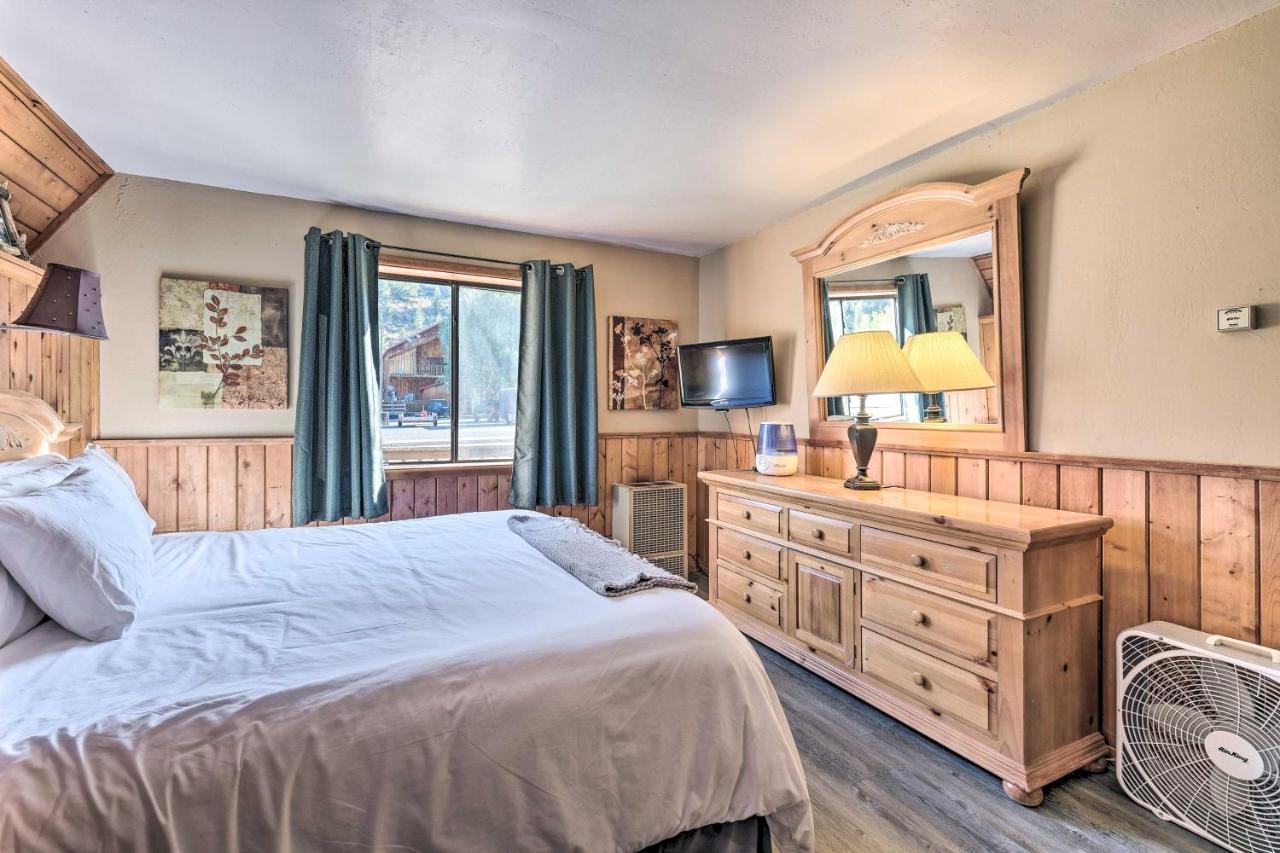 Ski-Inandski-Out Red River Cabin With Mtn Views! Exterior photo