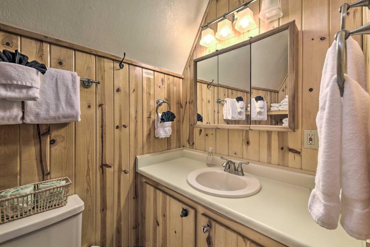 Ski-Inandski-Out Red River Cabin With Mtn Views! Exterior photo