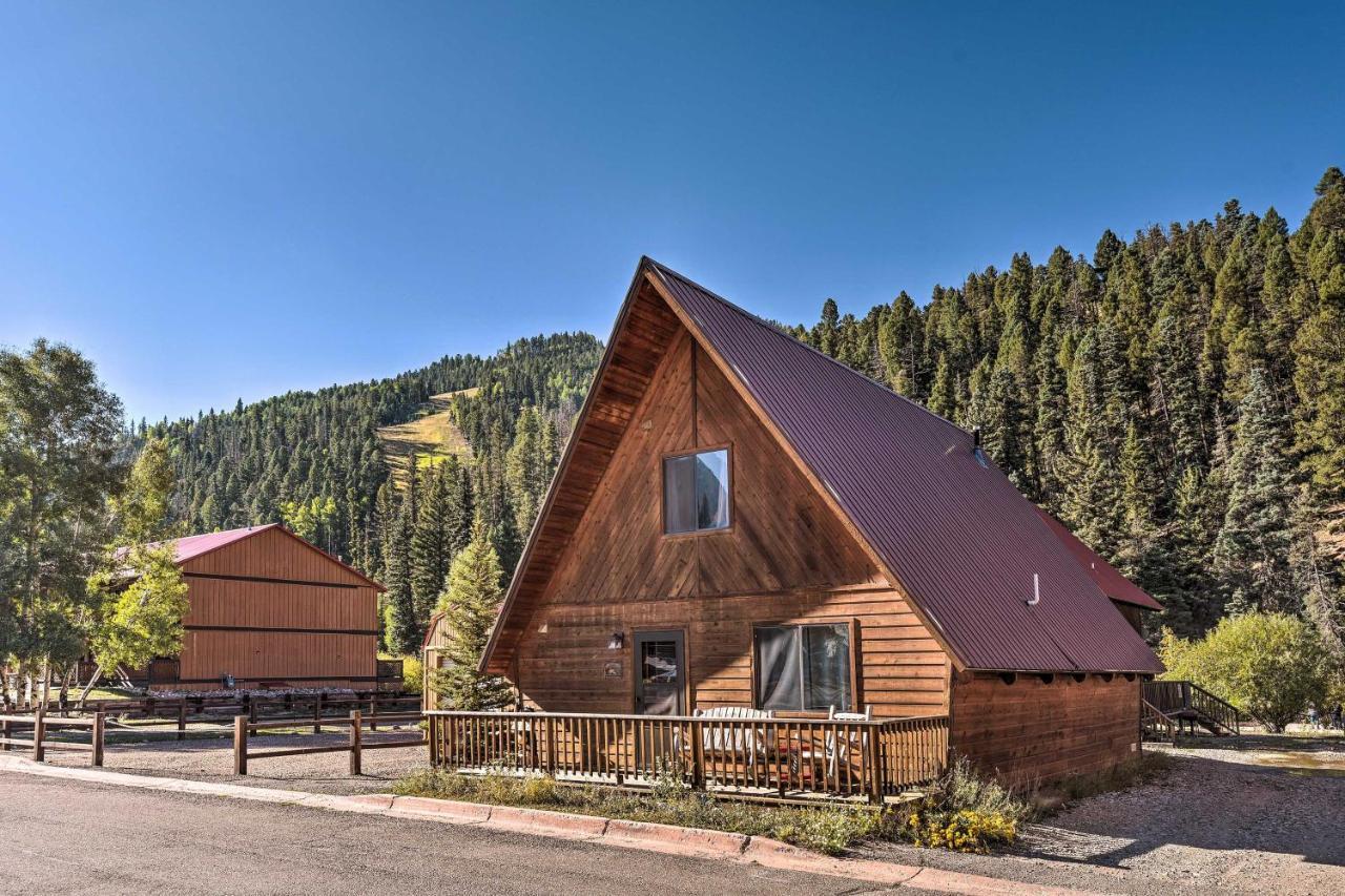 Ski-Inandski-Out Red River Cabin With Mtn Views! Exterior photo